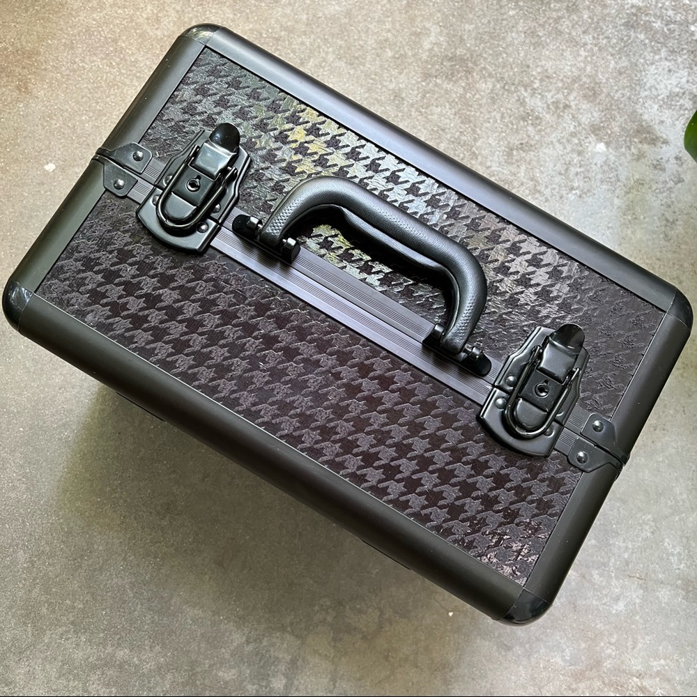 Sephora • Travel Makeup Case Trainer
